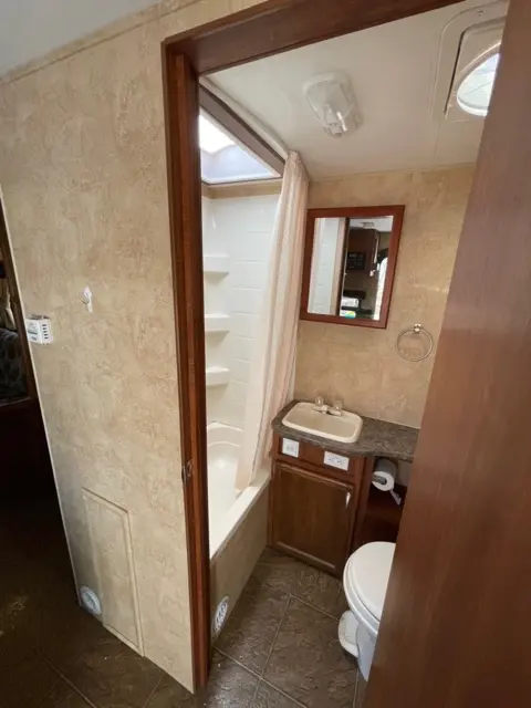 Blue Jay Getaway setup bathroom